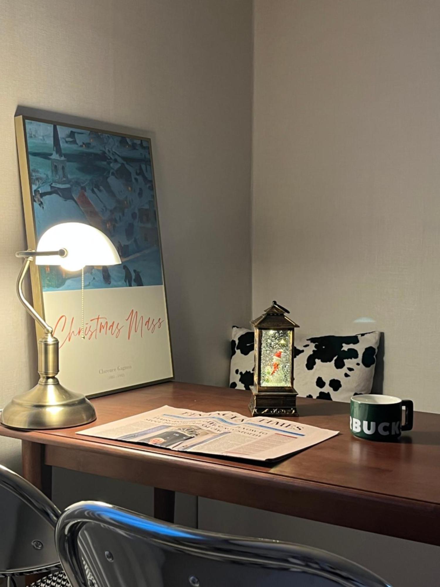 Cozy Guesthouse, 10 Minutes From Snu Entrance Station, In Sharosu-gil, Ott, Nespresso Machine, Within 25 Minutes By Subway To Hongdae, Gangnam, Seongsu, Gwanaksan, Up To 5 People *