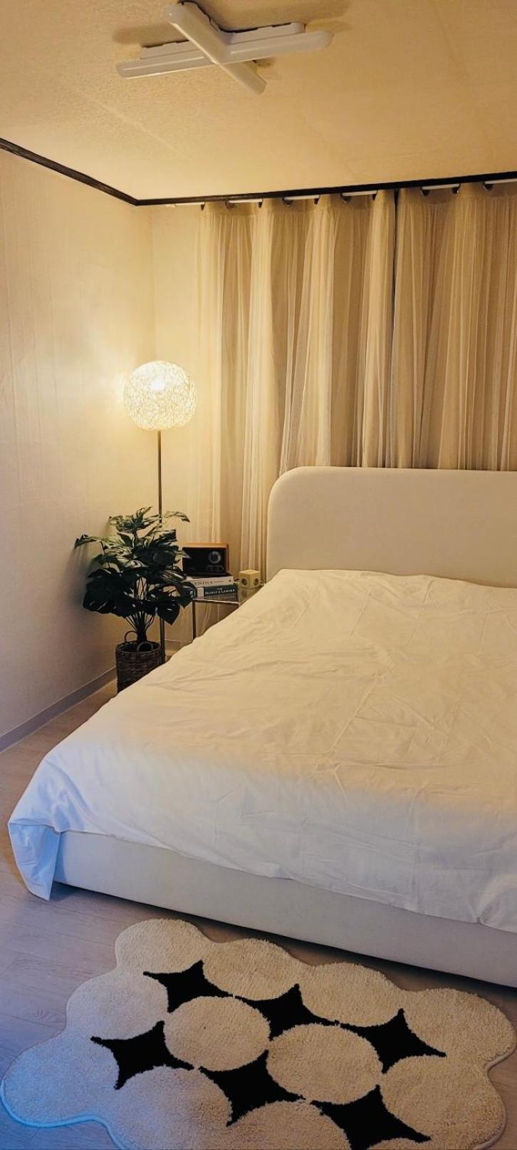 Cozy Guesthouse, 10 Minutes From Snu Entrance Station, In Sharosu-gil, Ott, Nespresso Machine, Within 25 Minutes By Subway To Hongdae, Gangnam, Seongsu, Gwanaksan, Up To 5 People Seoul